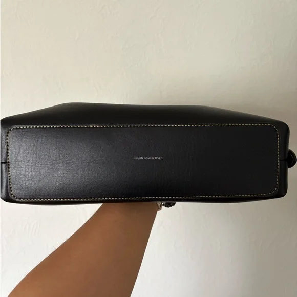 COACH CARGO HOBO BAG - Picture 4 of 8